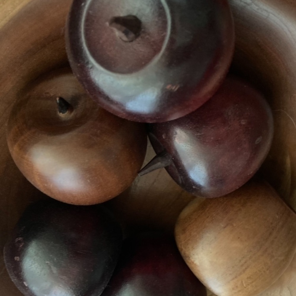 6 wooden apples